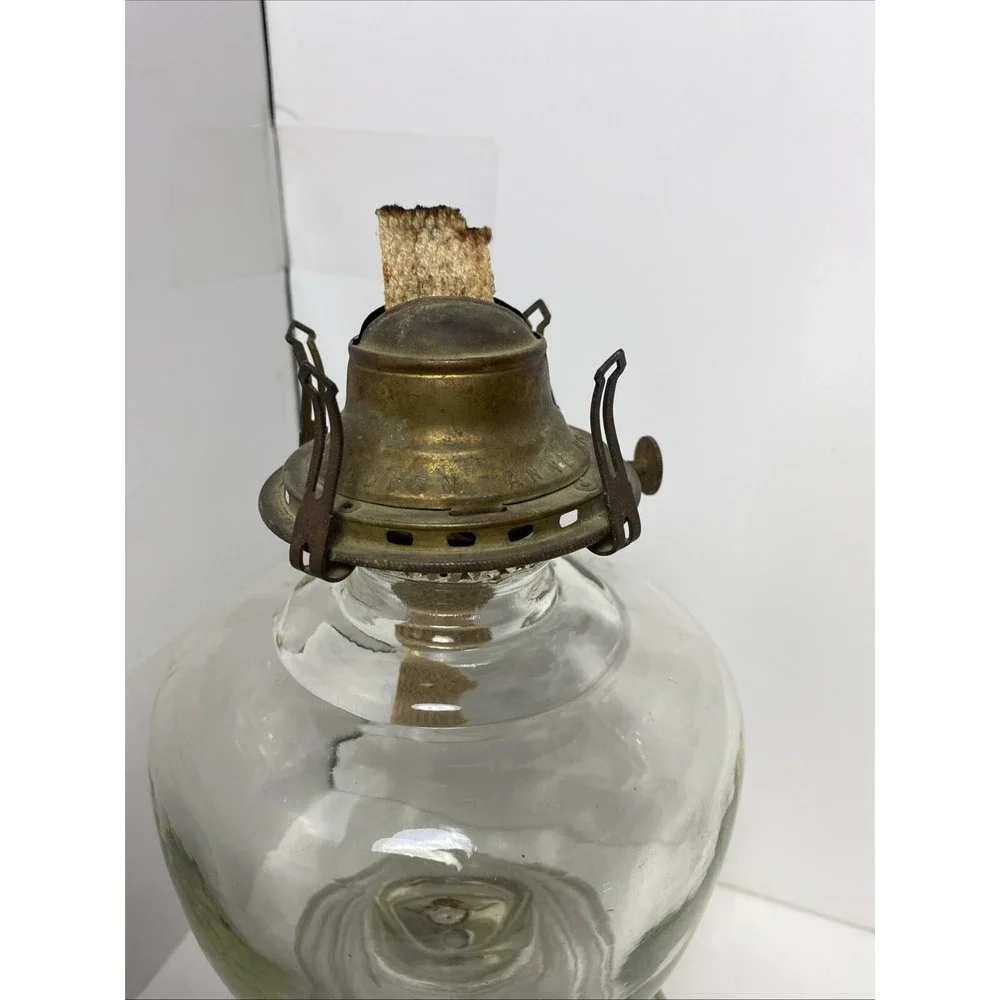 Antique queen Annie Oil/kerosene lamp No 2 clear glass 11in high‎ including burn